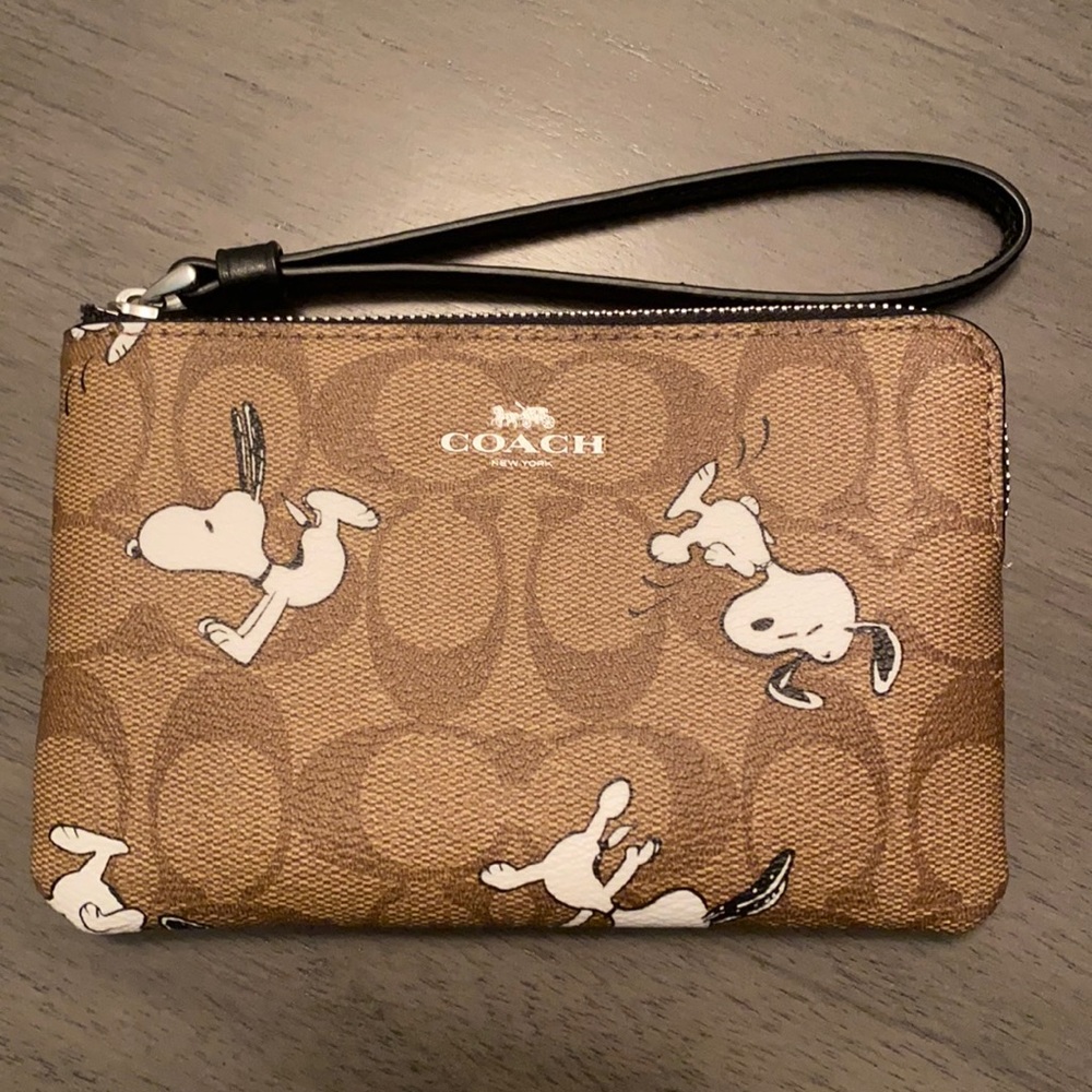 Coach Snoopy Wristlet Peanuts Collection